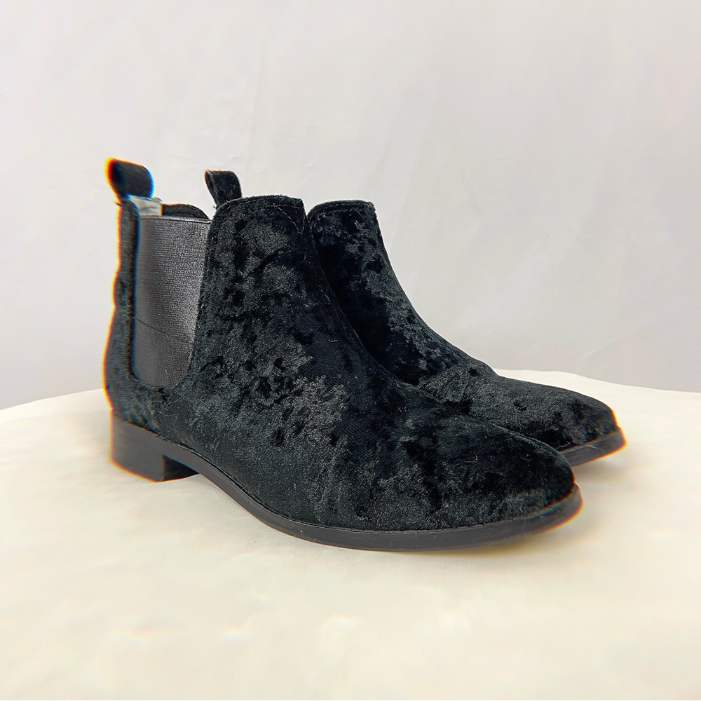 Modern Shimmery Black Velvet Chelsea Ankle Boots
